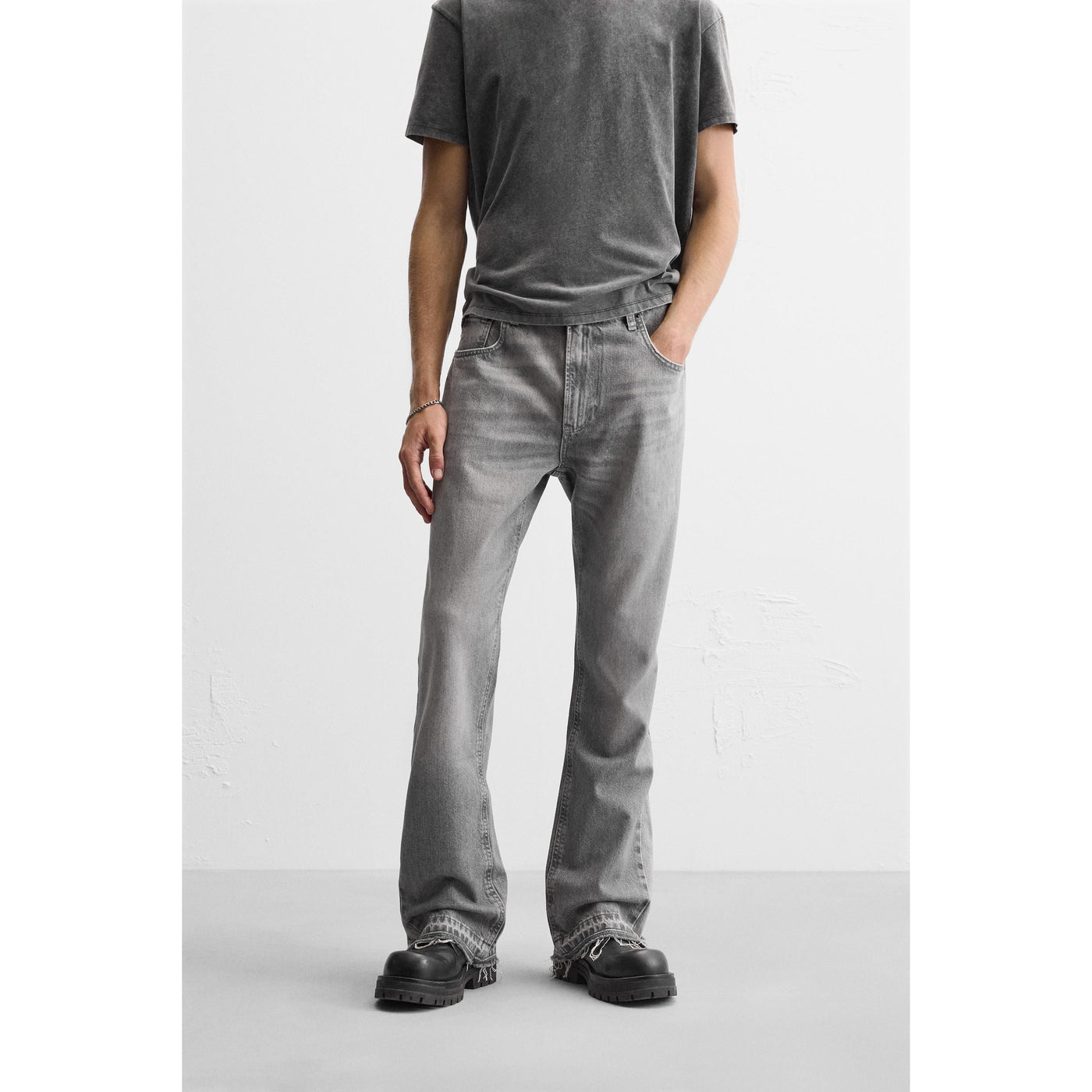 Washed Flared Jeans™