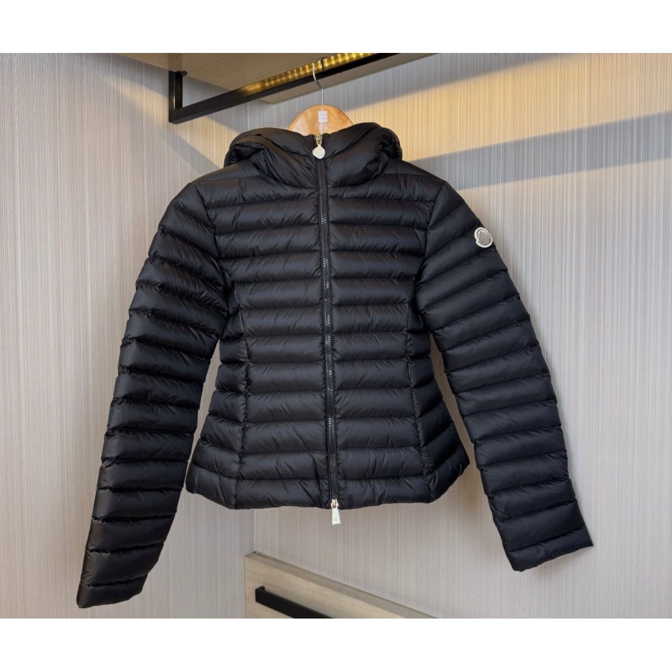 MONCLER IGE JACKET BLACK / WHITE