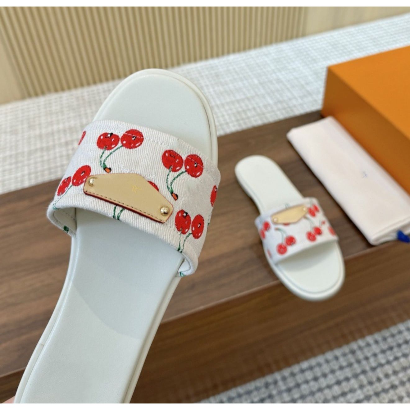 LV SANDALS WHITE CHERRY