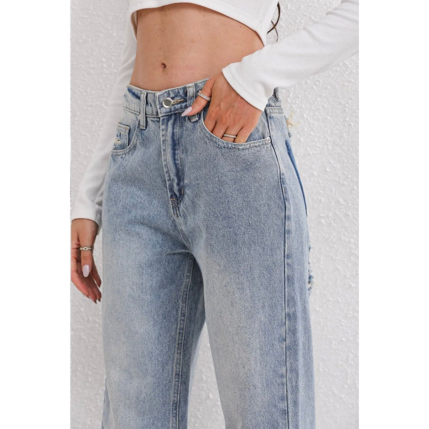 Ripped Straight Leg jeans