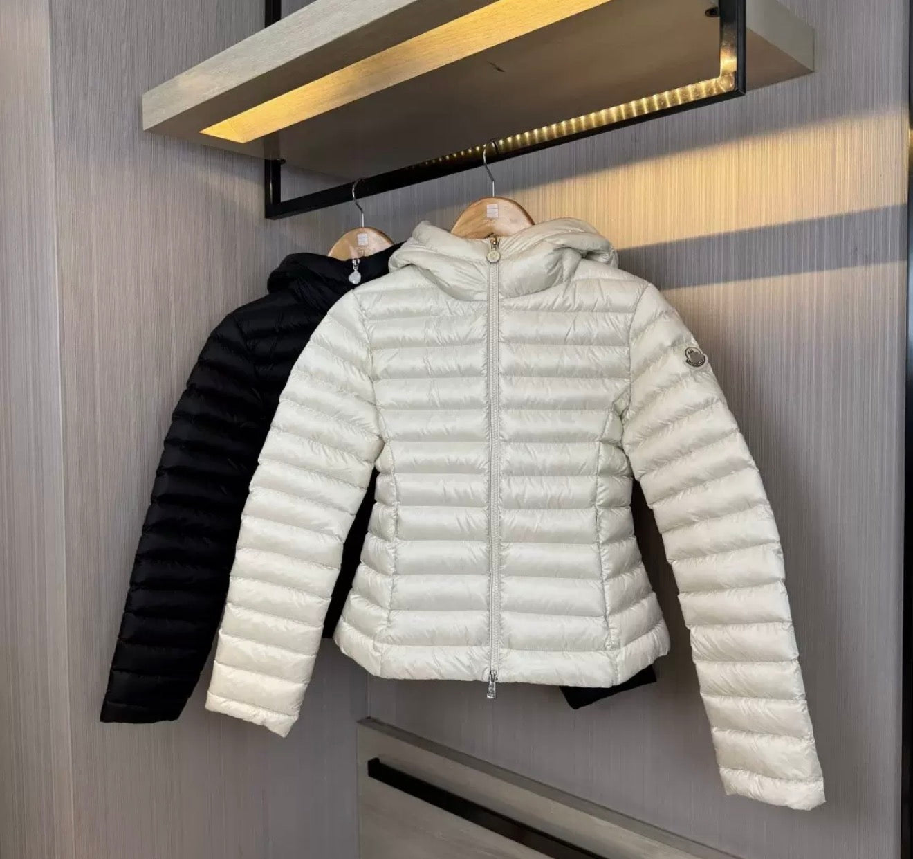 MONCLER IGE JACKET BLACK / WHITE