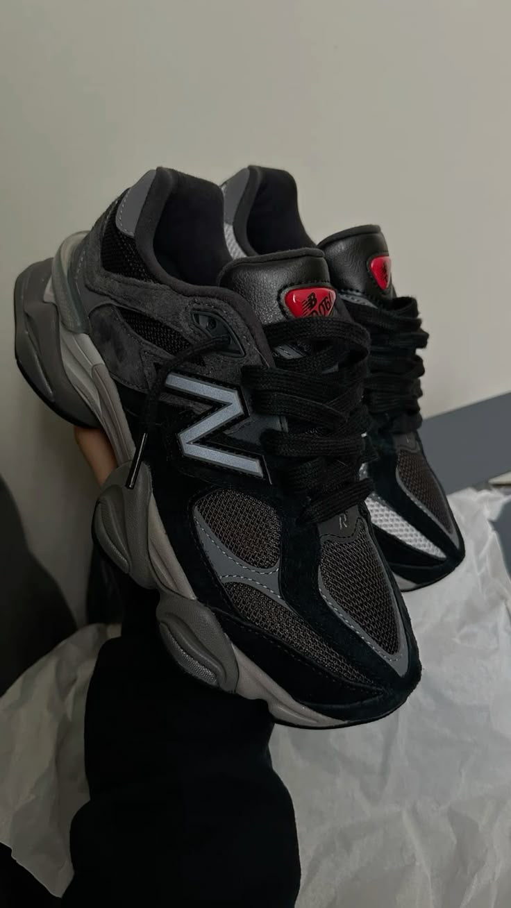 New Balance black