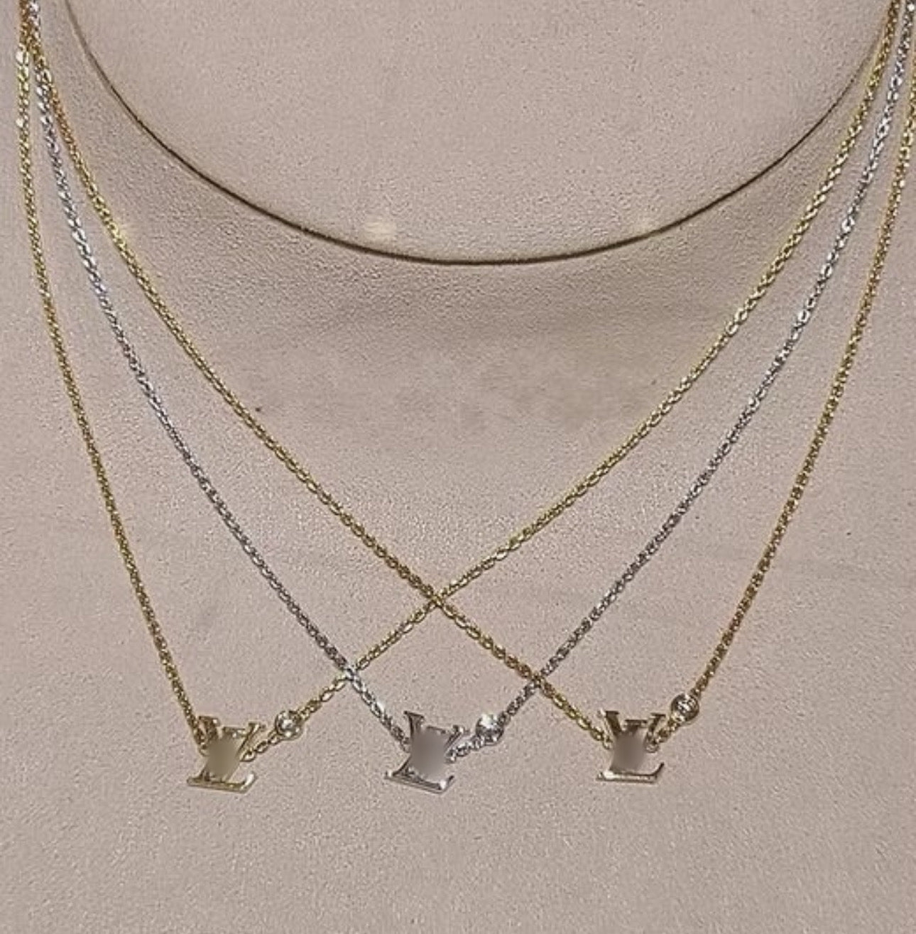 LV Necklace with diamond